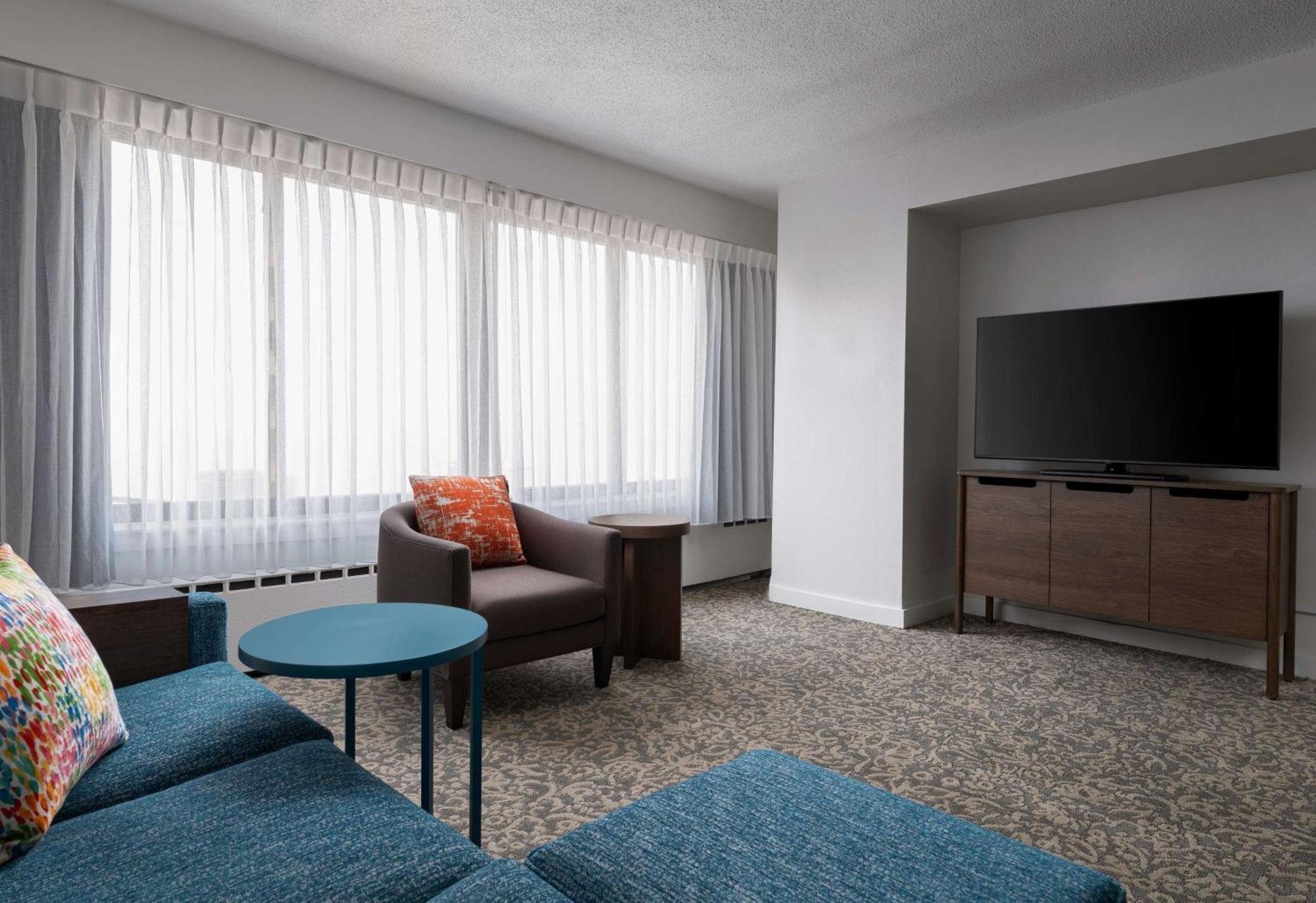 Two Bedroom Suite King Queen,1613421372:JPEG