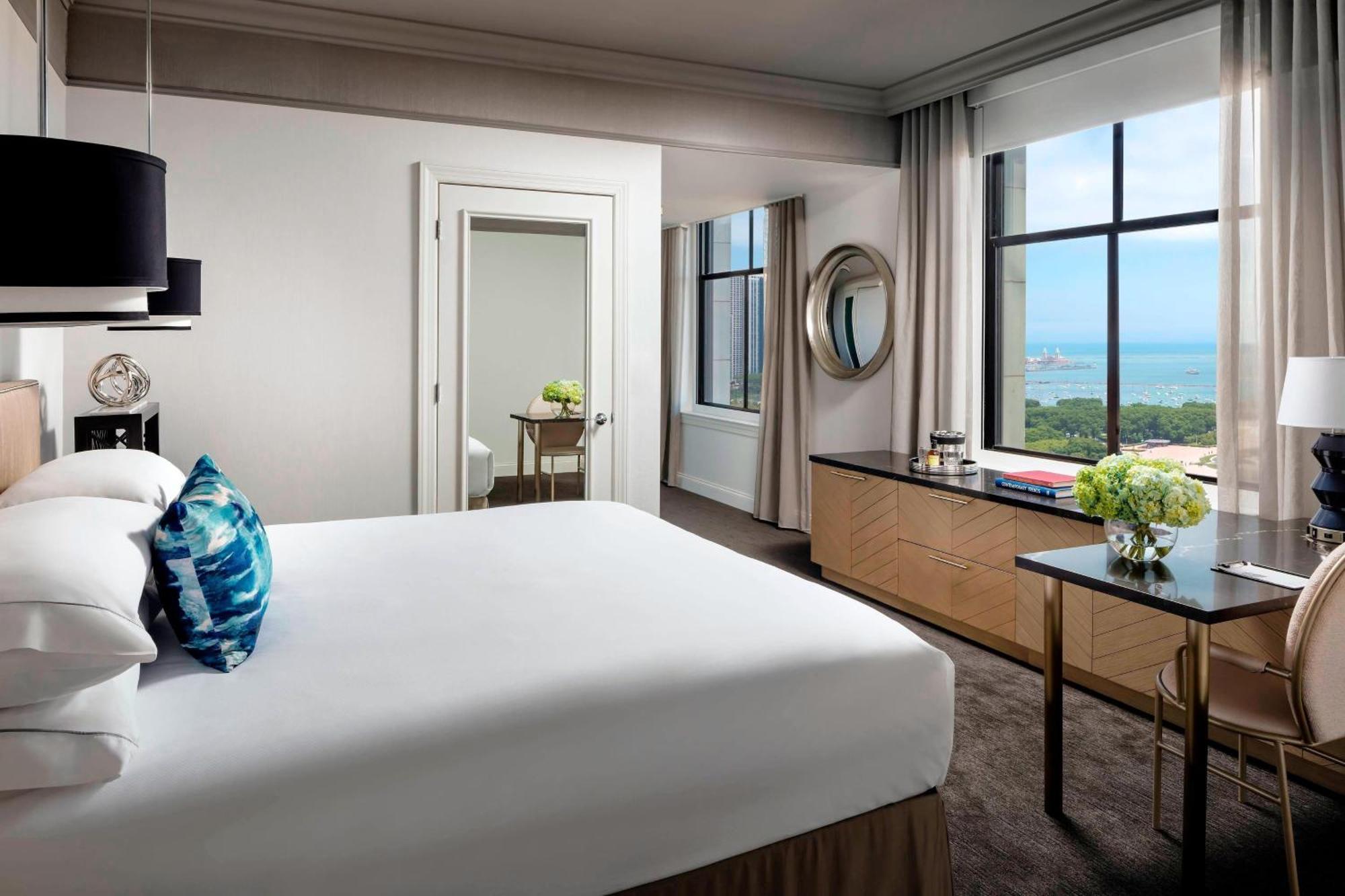 King Room Lake View,1643146224:JPEG