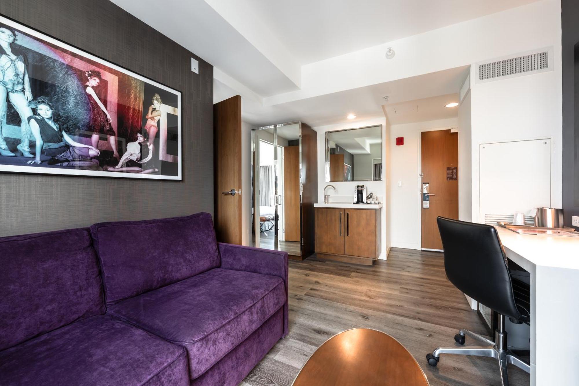 One-Bedroom King Suite