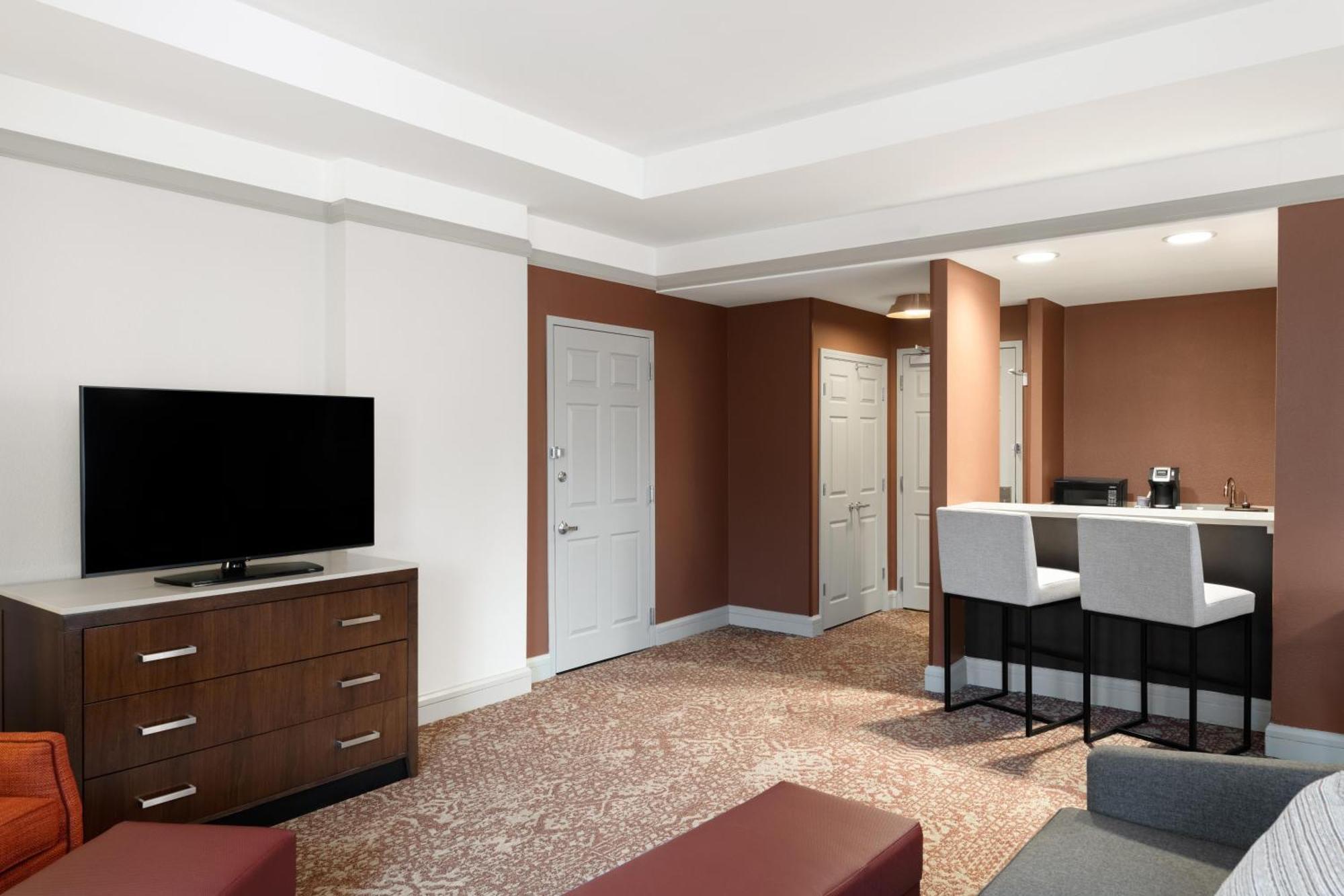 Junior King Suite with Sofa Bed