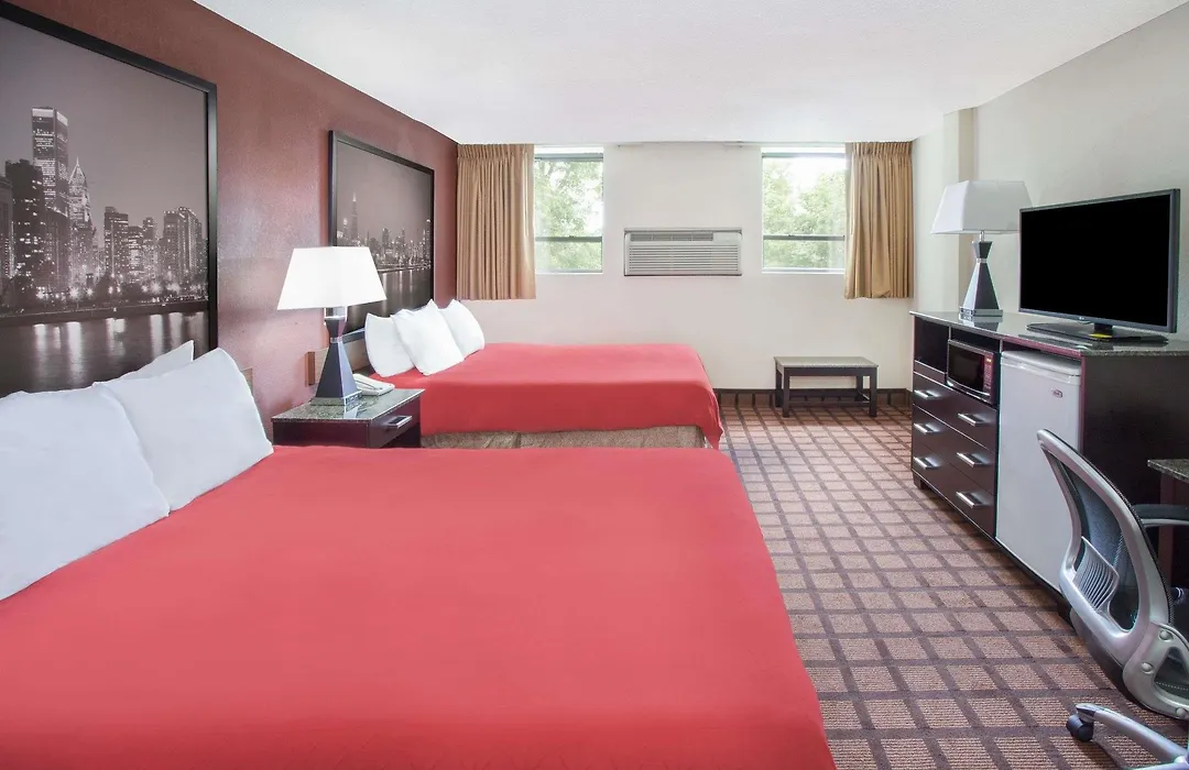 Super 8 By Wyndham Chicago Il-1