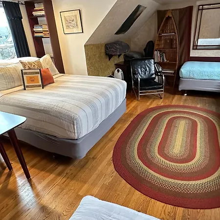 Ray'S Bucktown Bed And Breakfast-2
