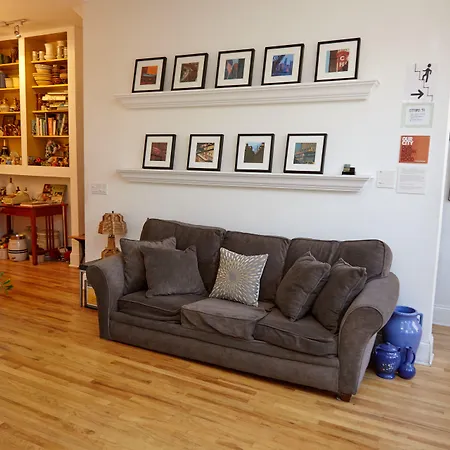 Ray'S Bucktown Bed And Breakfast-3
